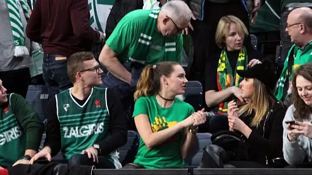Zalgiris Kaunas taraftarı takımını yalnız bırakmadı