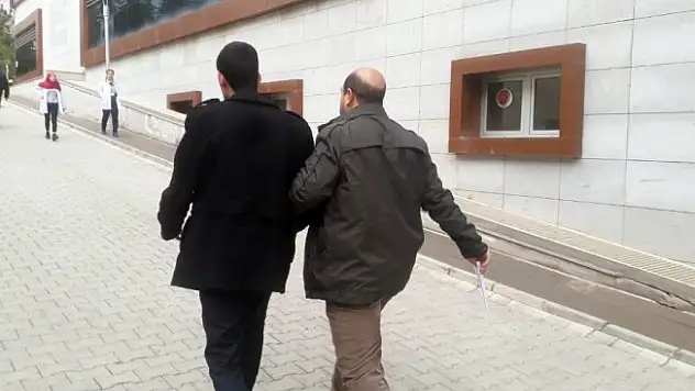23 ilde FETÖ'ye çifte operasyon: 42 gözaltı