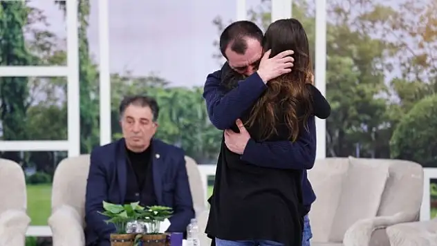 37 yıl sonra büyük kavuşma Esra Erol'da gerçekleşti