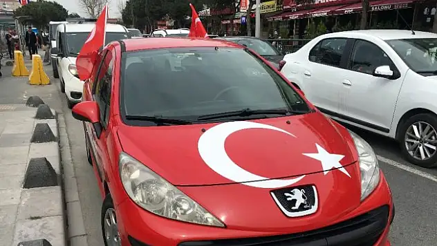 56 şehirde zafer konvoyları