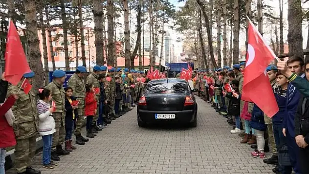 Afrin gazisi yeniden silah arkadaşlarının yanına uğurlandı
