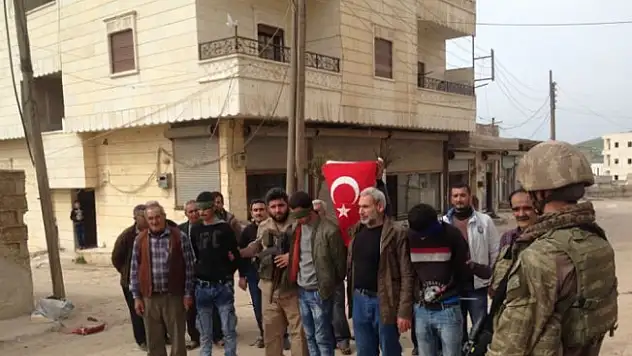 Afrin halkı teröristleri TSK'ya teslim etti
