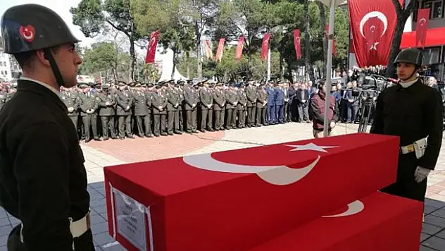 Afrin şehidi gözyaşlarıyla son yolculuğuna uğurlandı