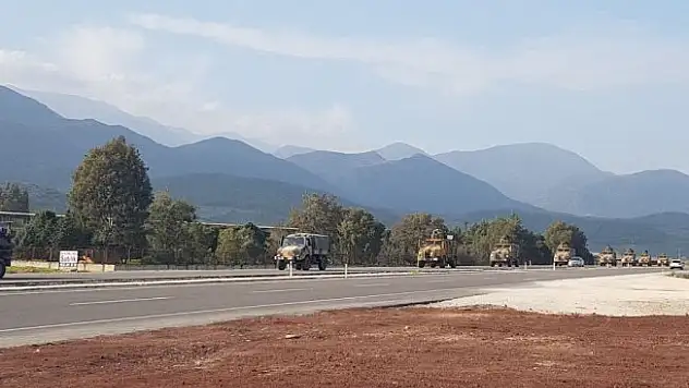 Afrin'e sinyal kesici askeri araçlar gönderildi