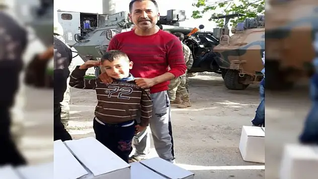 Afrinli çocuğun asker selamı duygulandırdı