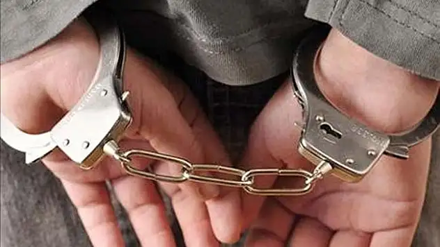 Almanya'da camiyi yakmaya çalışanlar tutuklandı