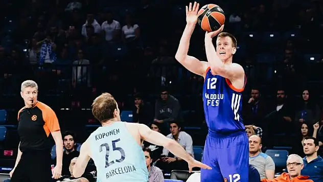 Anadolu Efes farklı yenildi