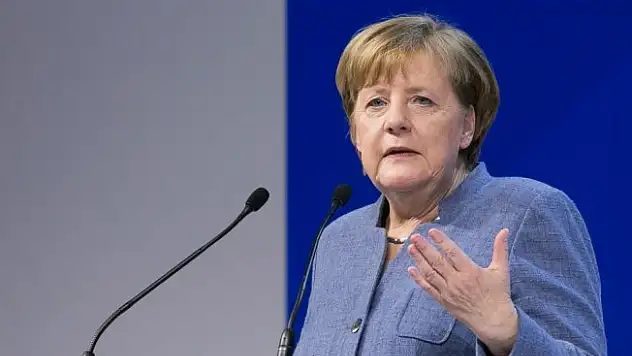 Angela Merkel 4. kez başbakan
