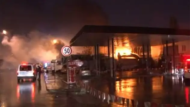Ankara'da 6 iş yeri küle döndü