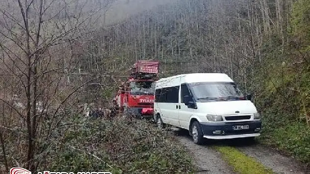 Artvin'de Bir Baraj Gölünde Tekne Alabora Oldu: 1 Kayıp 1 Yaralı