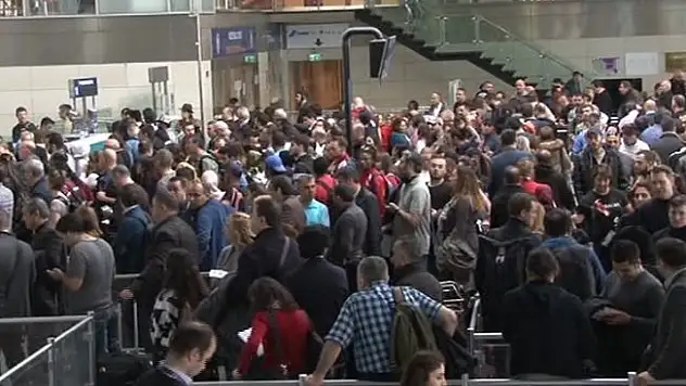 Atatürk Havalimanı'nda 'polnet' yoğunluğu