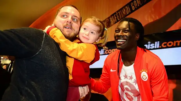 Bafetimbi Gomis taraftarlarla buluştu