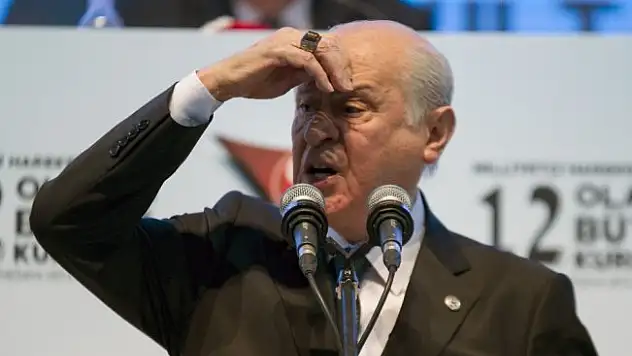 Bahçeli'nin nazar dualı yüzüğü dikkat çekti