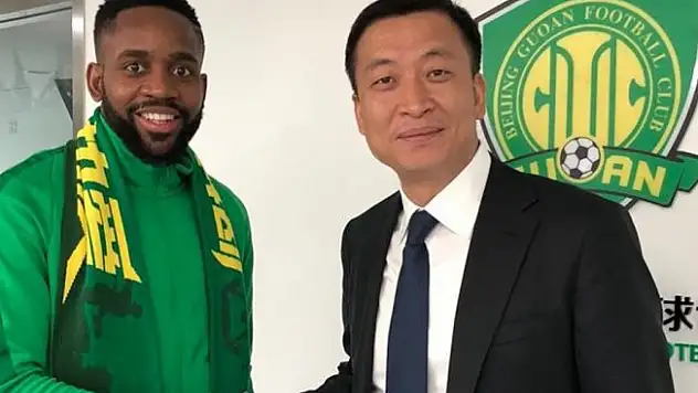 Bakambu resmen Beijing Guan'da