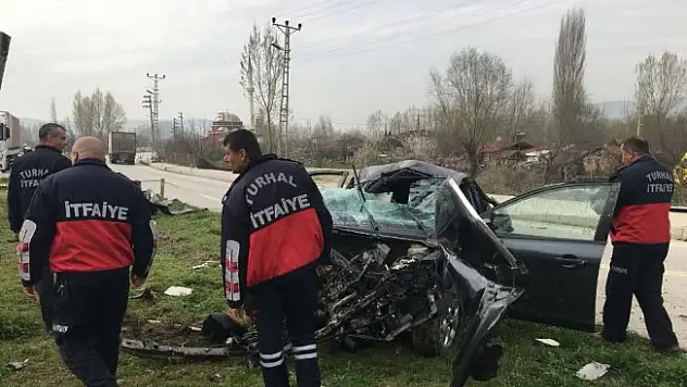 Bakan'ı korumakla görevli polisler kaza yaptı: 3 yaralı
