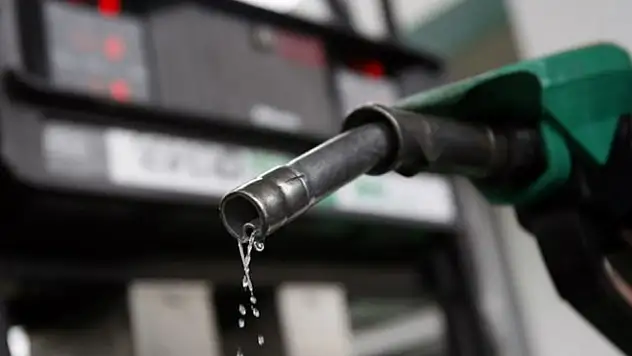 Benzine zam bekleniyor