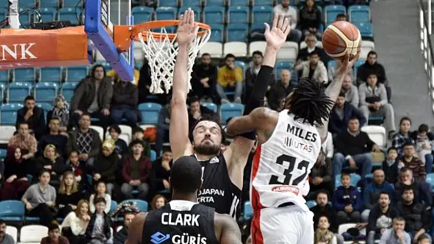 Beşiktaş Uşak'ı devirdi