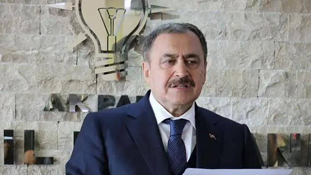 'Bıyıklarımı kesmediğim sürece su kesilmeyecek'