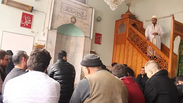 Bu camide 1 haftadır elektrikler yok