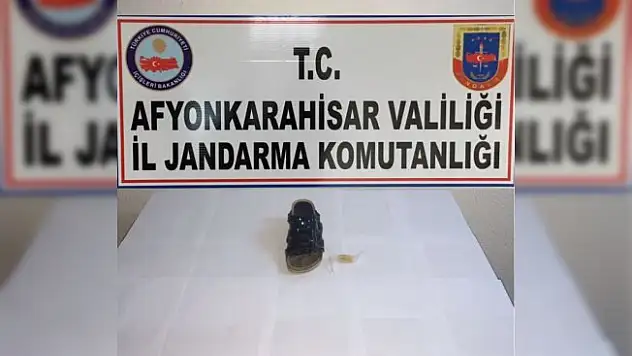 Cezaevindeki eşini ziyarete gelen kadının üzerinden çıktı