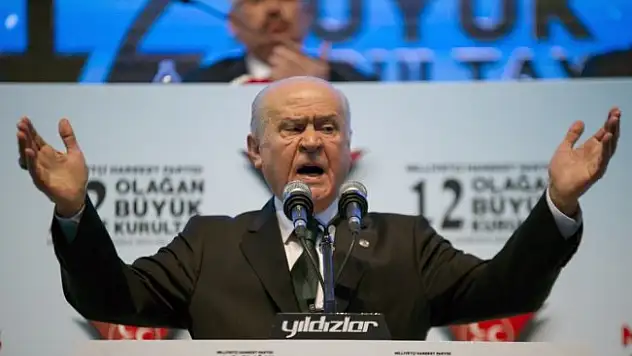 Devlet Bahçeli bir kez daha genel başkan