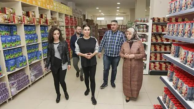 Ebru Yaşar'dan anlamlı ziyaret