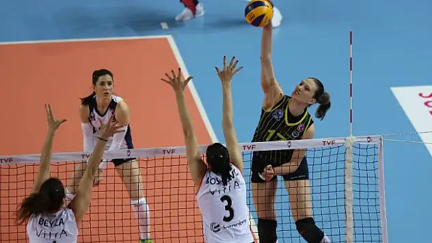 Eczacıbaşı VitrA Fenerbahçe'yi eledi