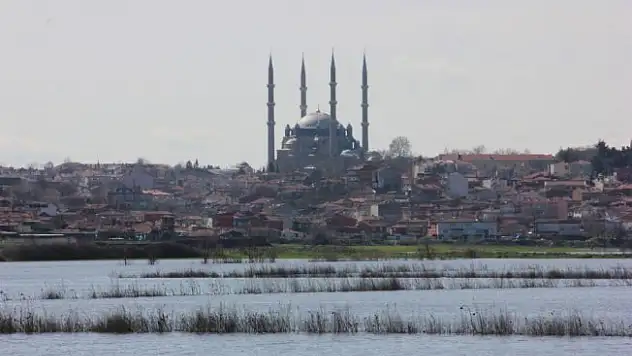 Edirne'de 'kırmızı alarm' devam ediyor