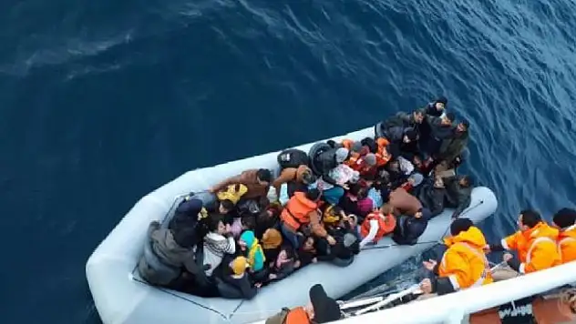 Ege'de bir günde 483 göçmen yakalandı