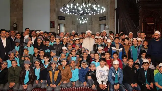 Erbaş, sabah namazında vatandaşlarla buluştu