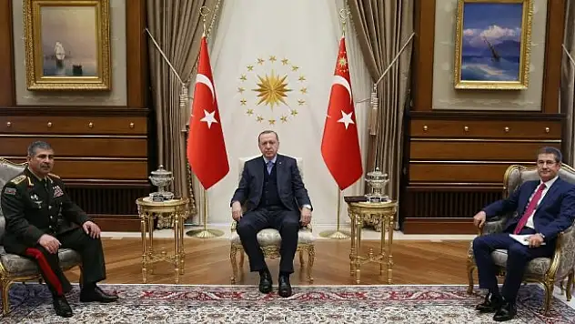 Erdoğan, Azerbaycan Savunma Bakanını kabul etti