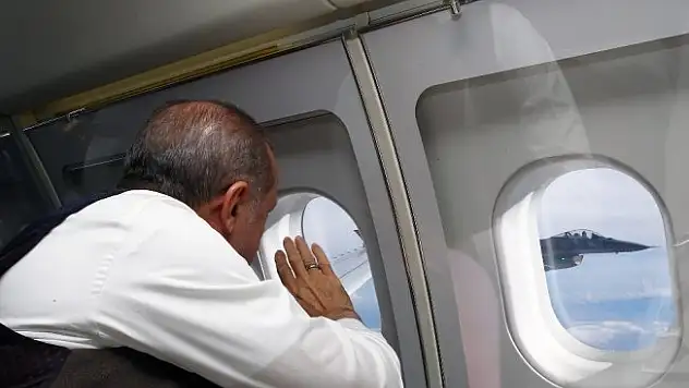 Erdoğan F-16 pilotlarını havada böyle selamladı