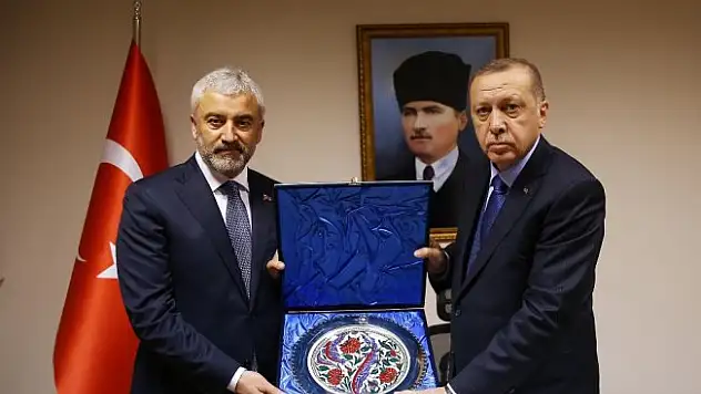 Erdoğan'dan Enver Yılmaz'a plaket