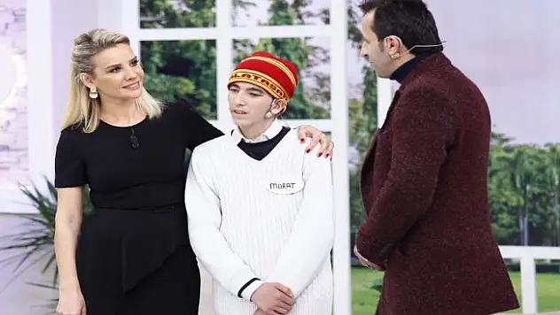 Esra Erol'dan 'Kitaplar yakılmasın' desteği