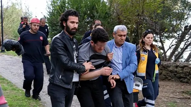 Falezlerde intihara kalkışan genci polis kurtardı