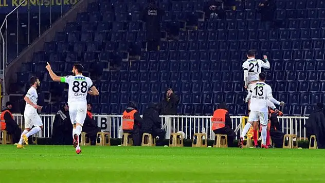 Fener'e Akhisar çelmesi: Kadıköy serisi bozuldu