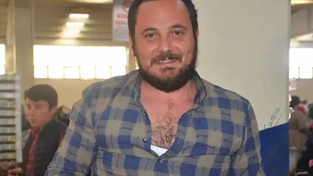 Fiyatı cep yakan karpuz yarım satılıyor
