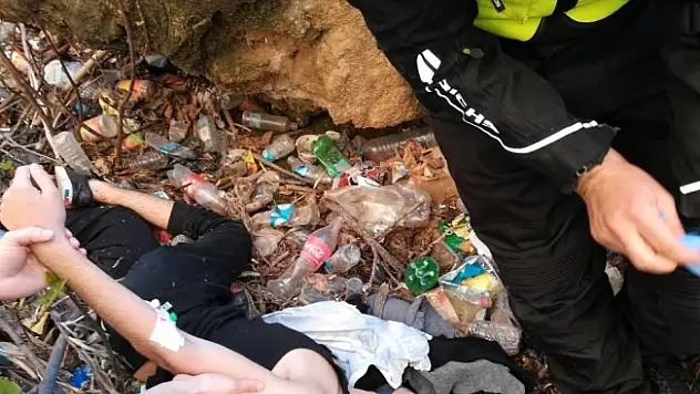 Fotoğrafını çektirip aşağı atladı