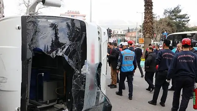 Freni patlayan halk otobüsü yan yattı: 29 yaralı