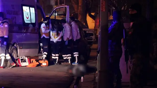 Gece kulübü önünde silahlı kavga: 1 ölü, 2 yaralı
