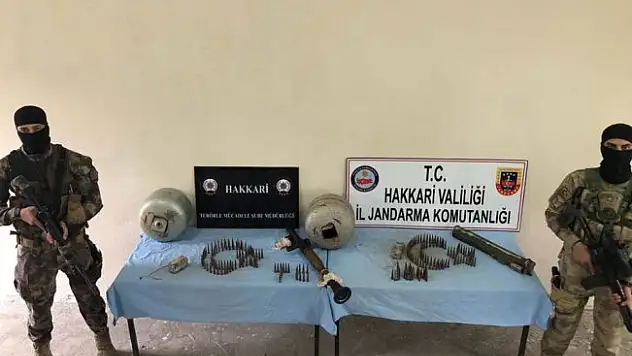 Hakkari kırsalında silah ve mühimmat ele geçirildi