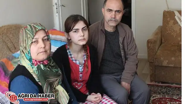 Hastalığı Teşhis Edilemeyen Genç Kız Günden Güne Eriyor