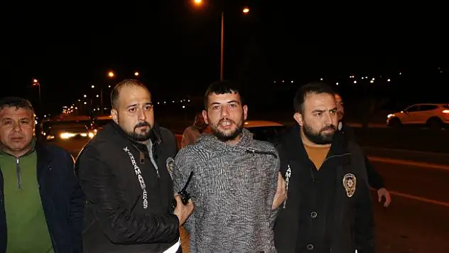 Husumetli olduğu kişileri kurşun yağmuruna tuttu: 5 ölü