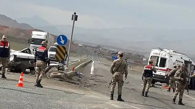 Iğdır'da ambulans kaza yaptı: 2 ölü, 6 yaralı