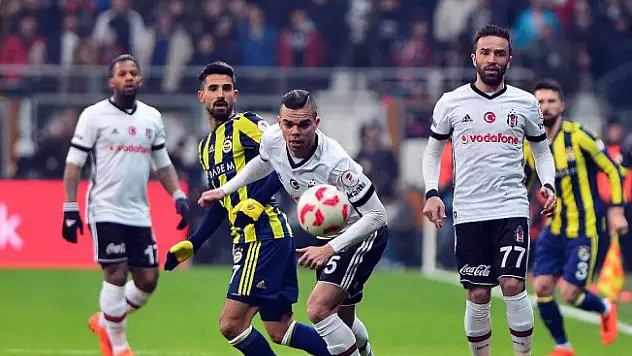 İlk yarı Fenerbahçe'nin üstünlüğüyle bitti