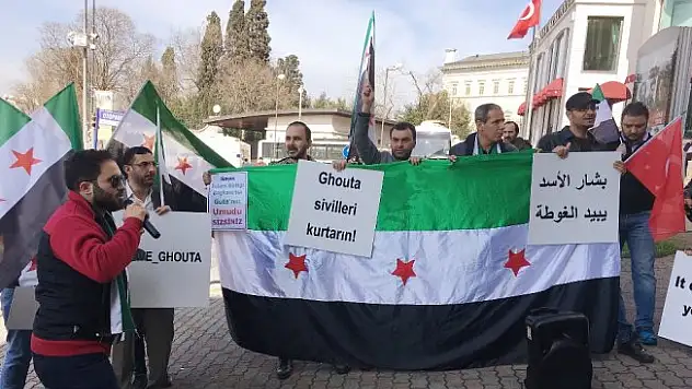 İngiltere Konsolosluğu önünde 'Doğu Guta' eylemi