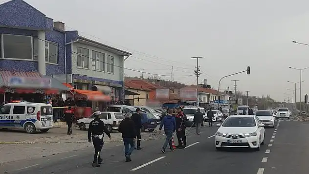 Işık ihlali yapan sürücü yayalara çarptı: 2 ölü