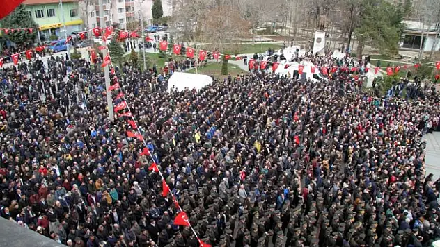 Isparta'da binler şehidini uğurladı