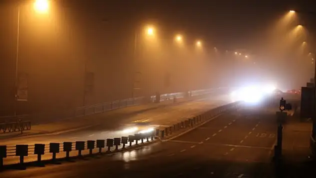 İstanbul sis altında