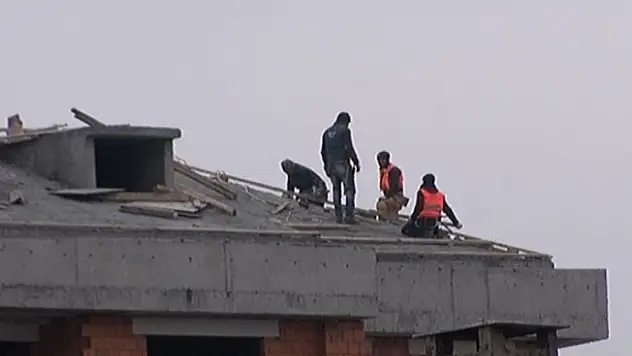 İstanbul'da işçilerin ölümle dansı kamerada